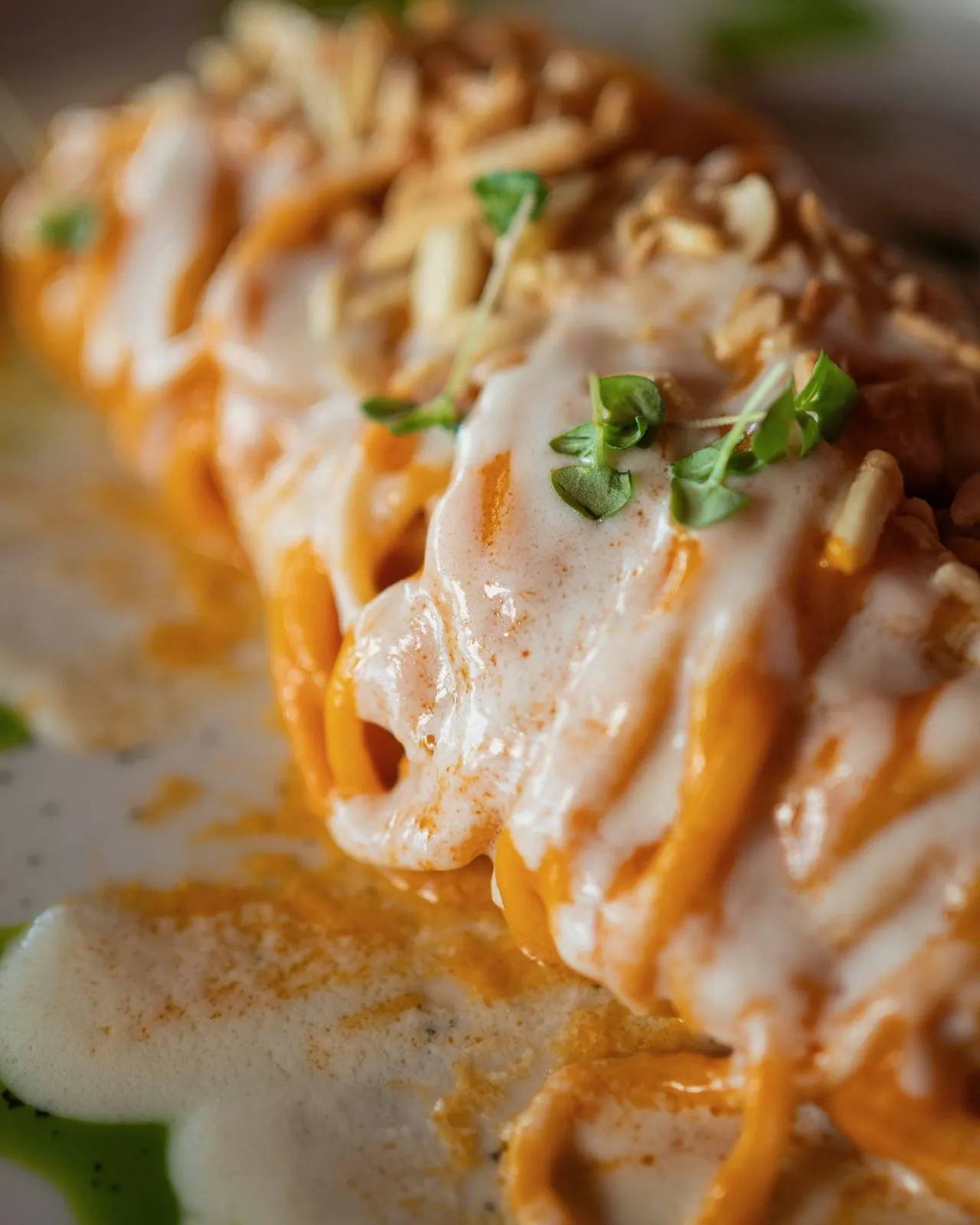 Pasta al pomodoro con crema di formaggio