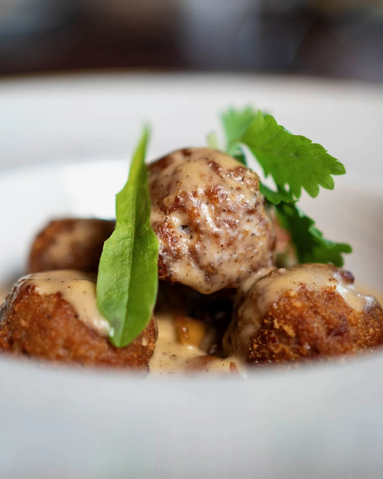 Polpettine alla gricia, in primo piano